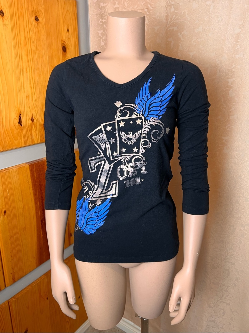 ZOEY 101 Family Chanel Y2K Black Fitted V-Neck Long Sleeve Tee - Sz XL